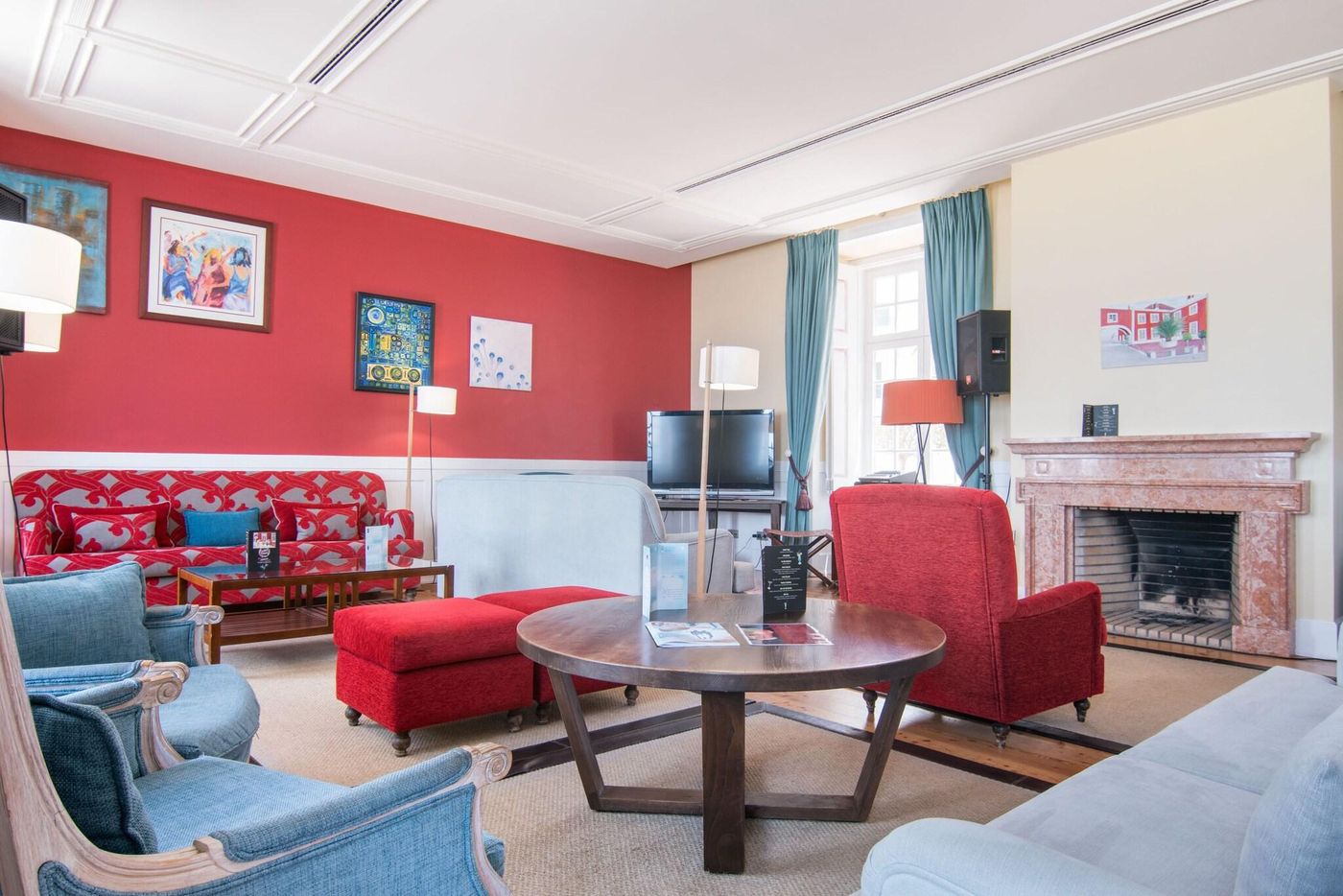 Casa-do-Medico-de-S--Rafael-Lobby-12