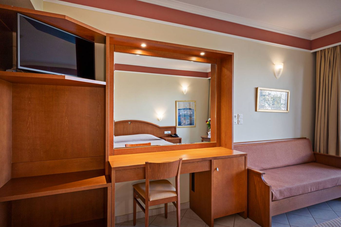 Hydramis-Palace-Beach-Resort-Room-56