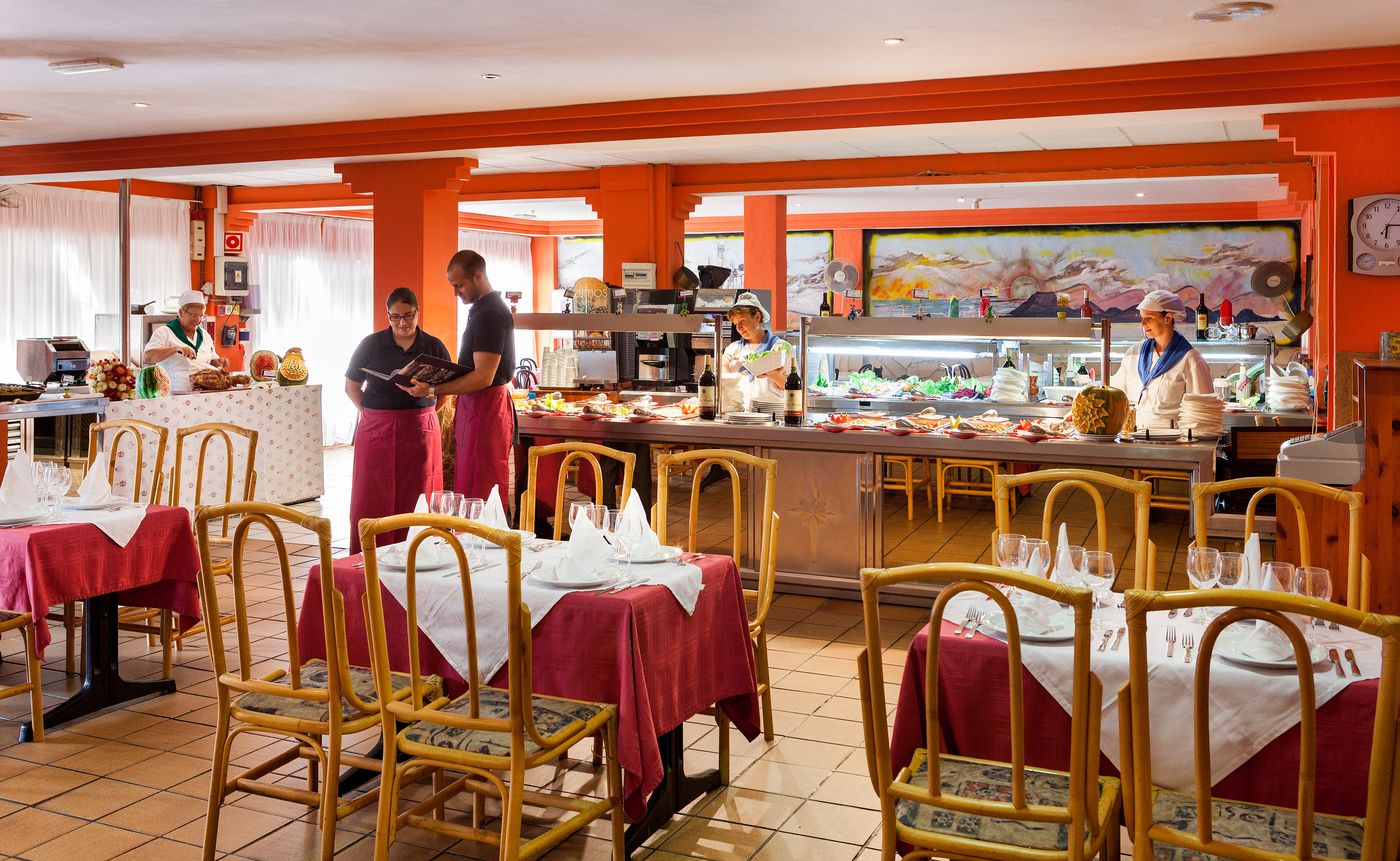 Caleta-Garden-Restaurant-25