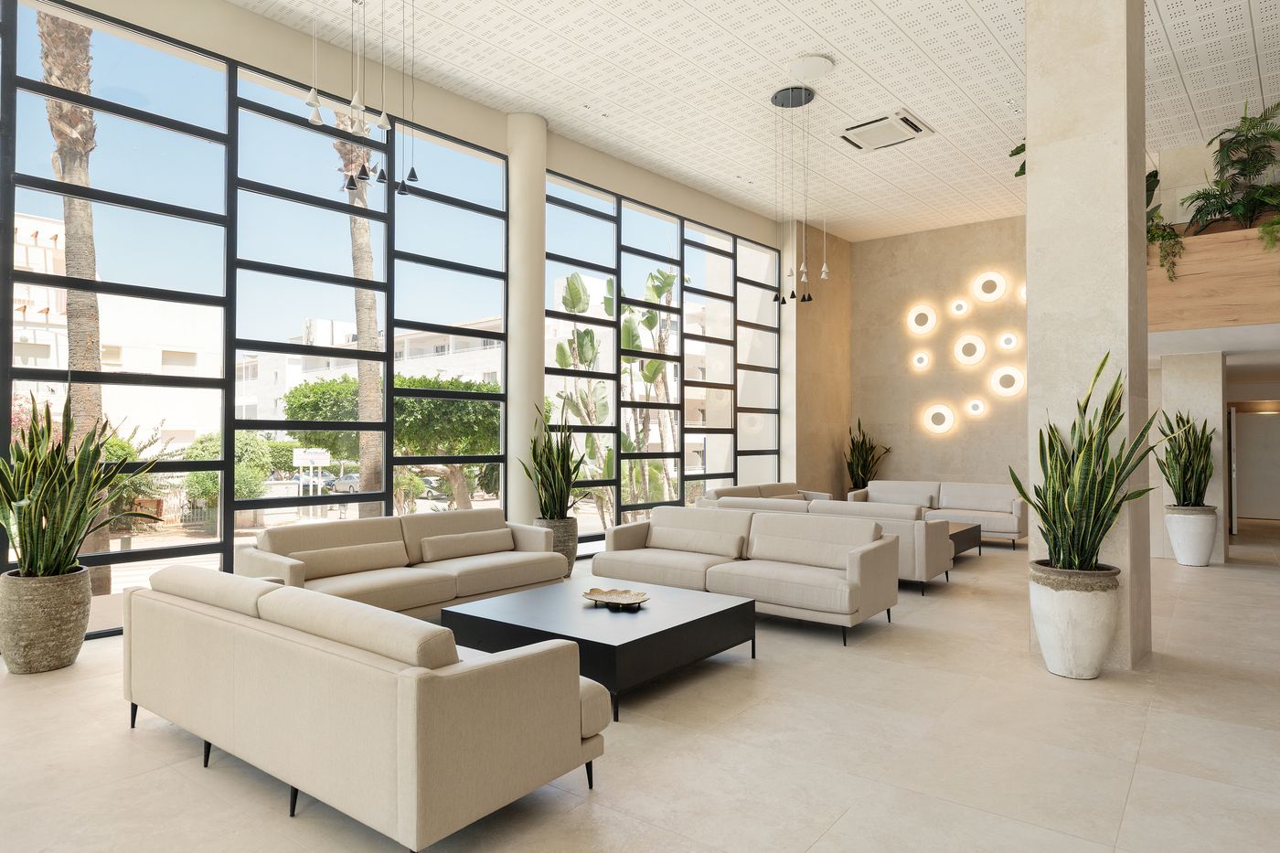 Best-Oasis-Tropical-Lobby-64