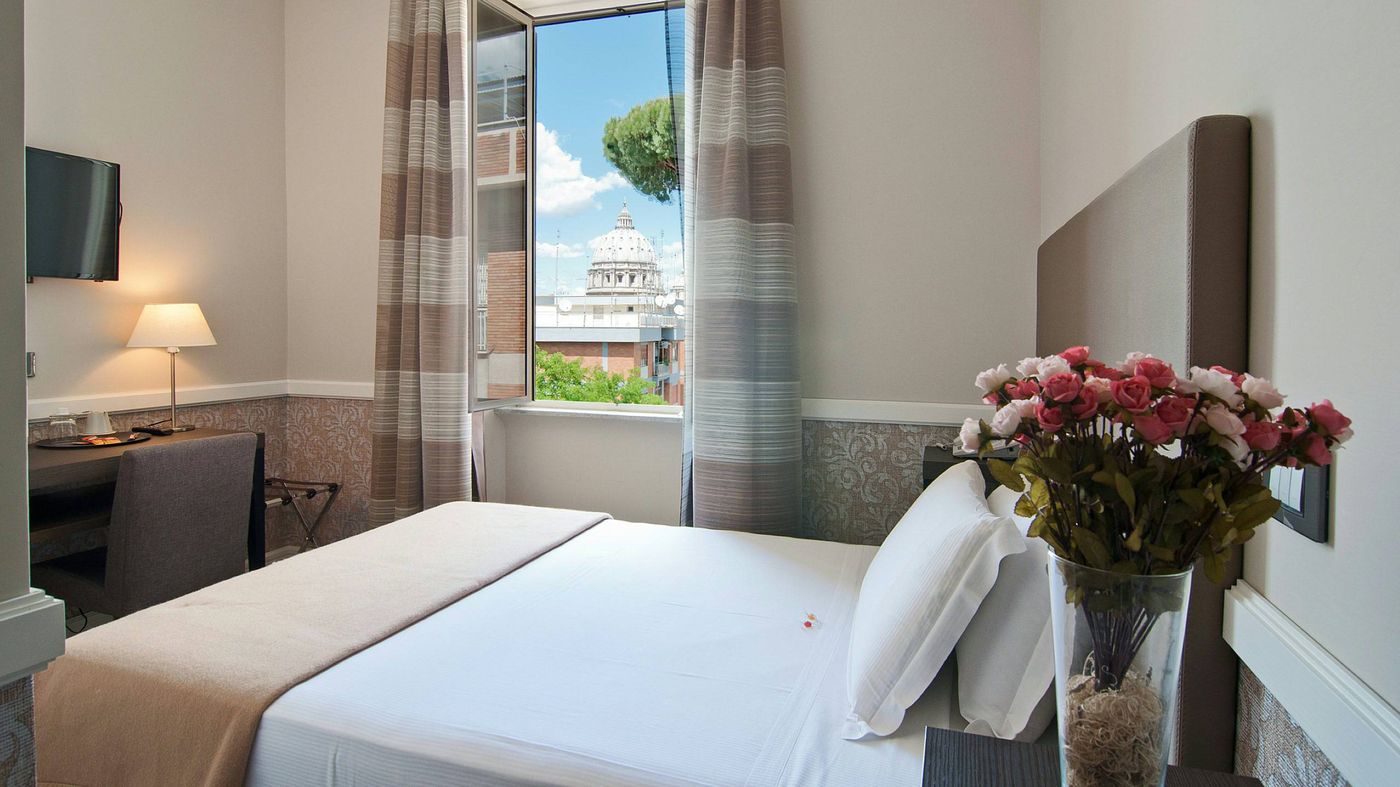 Fragance St Peter Hotel