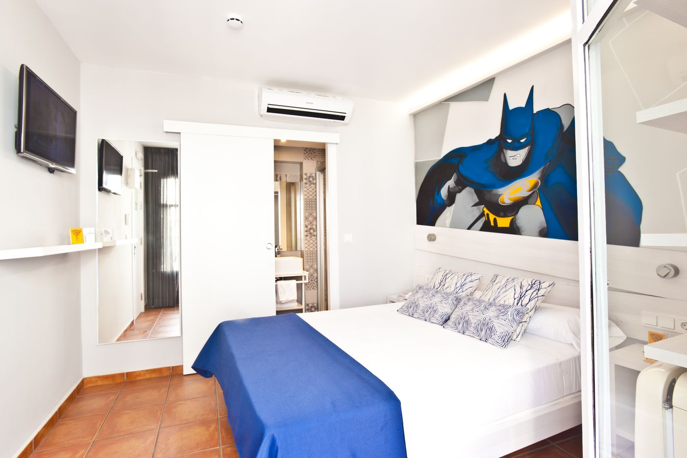 Hotel-Ryans-La-Marina-Room-29