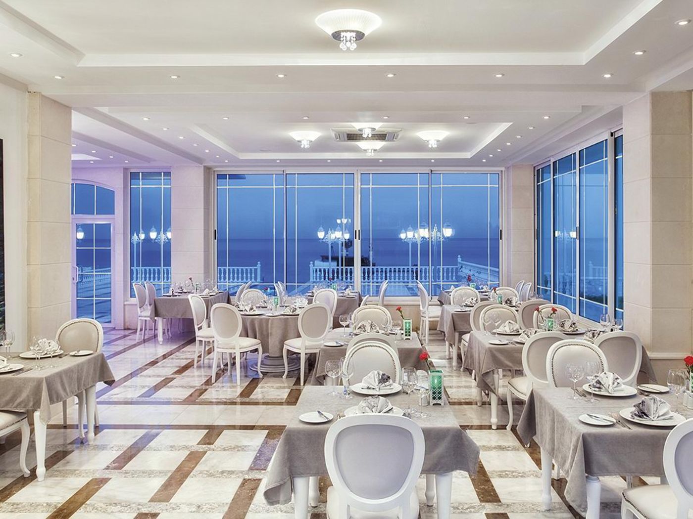 Alva-Donna-World-Palace-Hotel-Restaurant-55