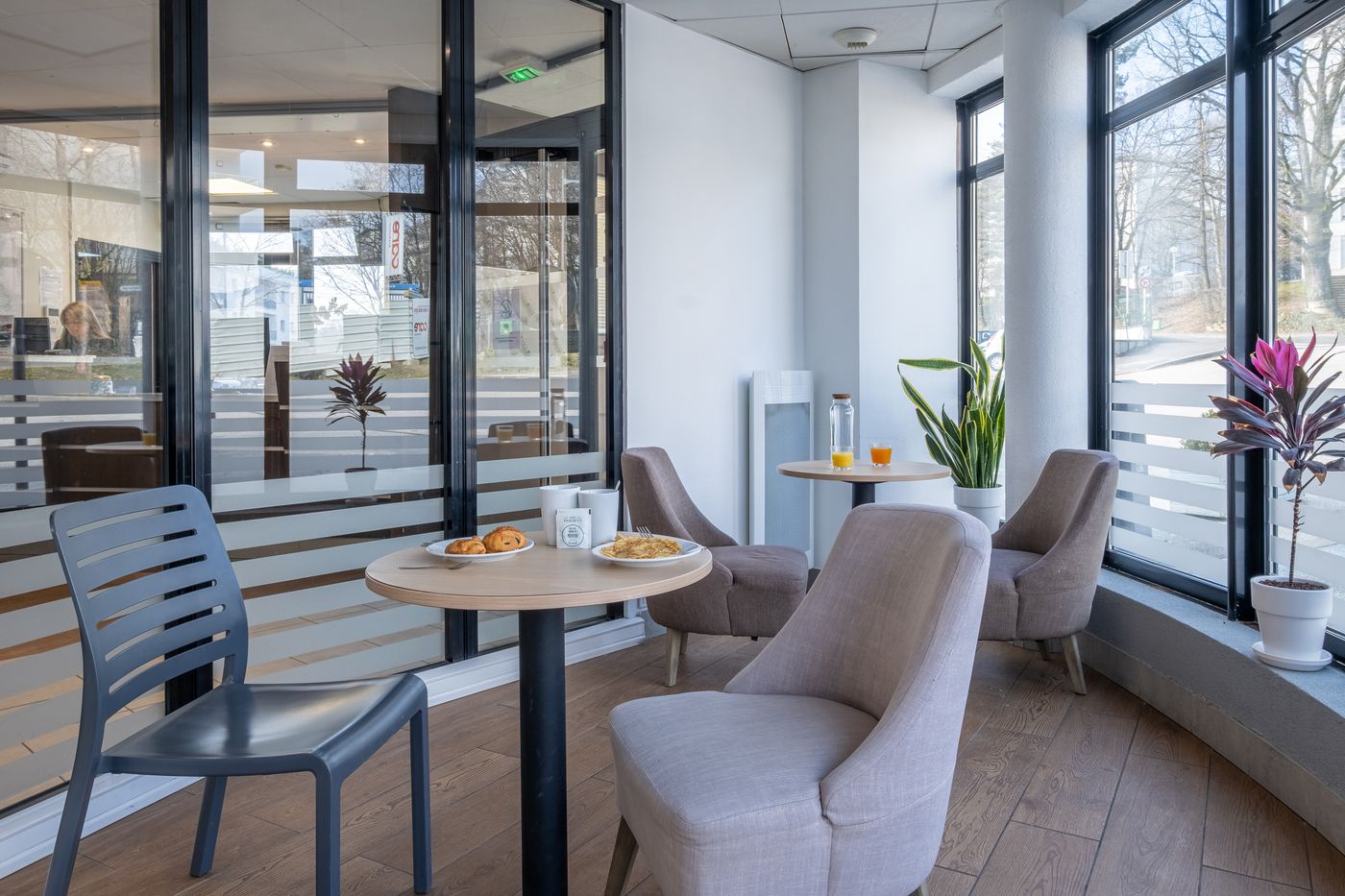 Comfort Aparthotel Les Hauts dAnnecy-France-Annecy (SEYNOD)-Lobby-3