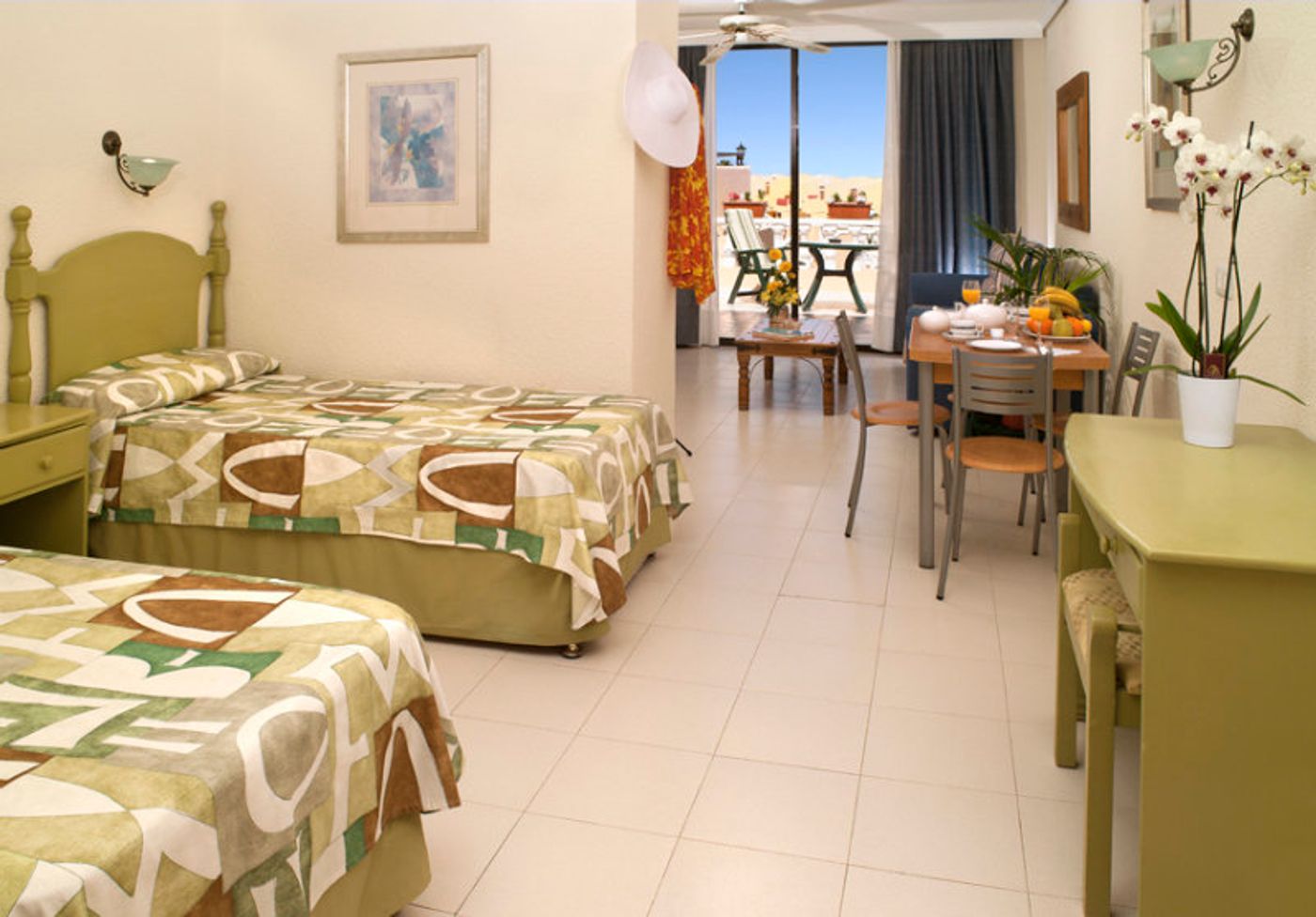 Paradise-Court-Aparthotel-Room-11