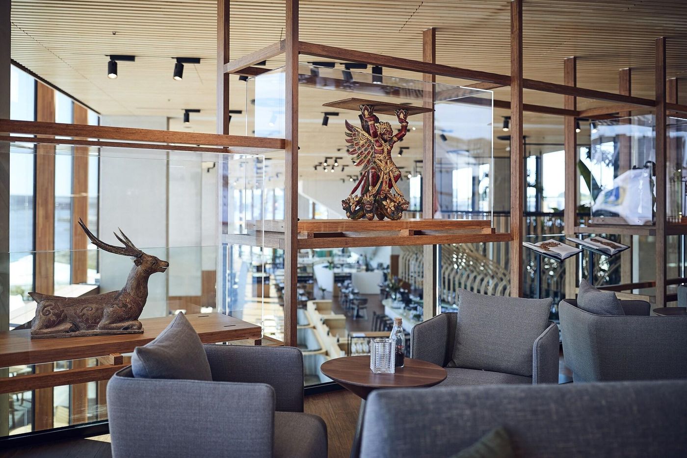 Hotel-Jakarta-Amsterdam-Lobby-8