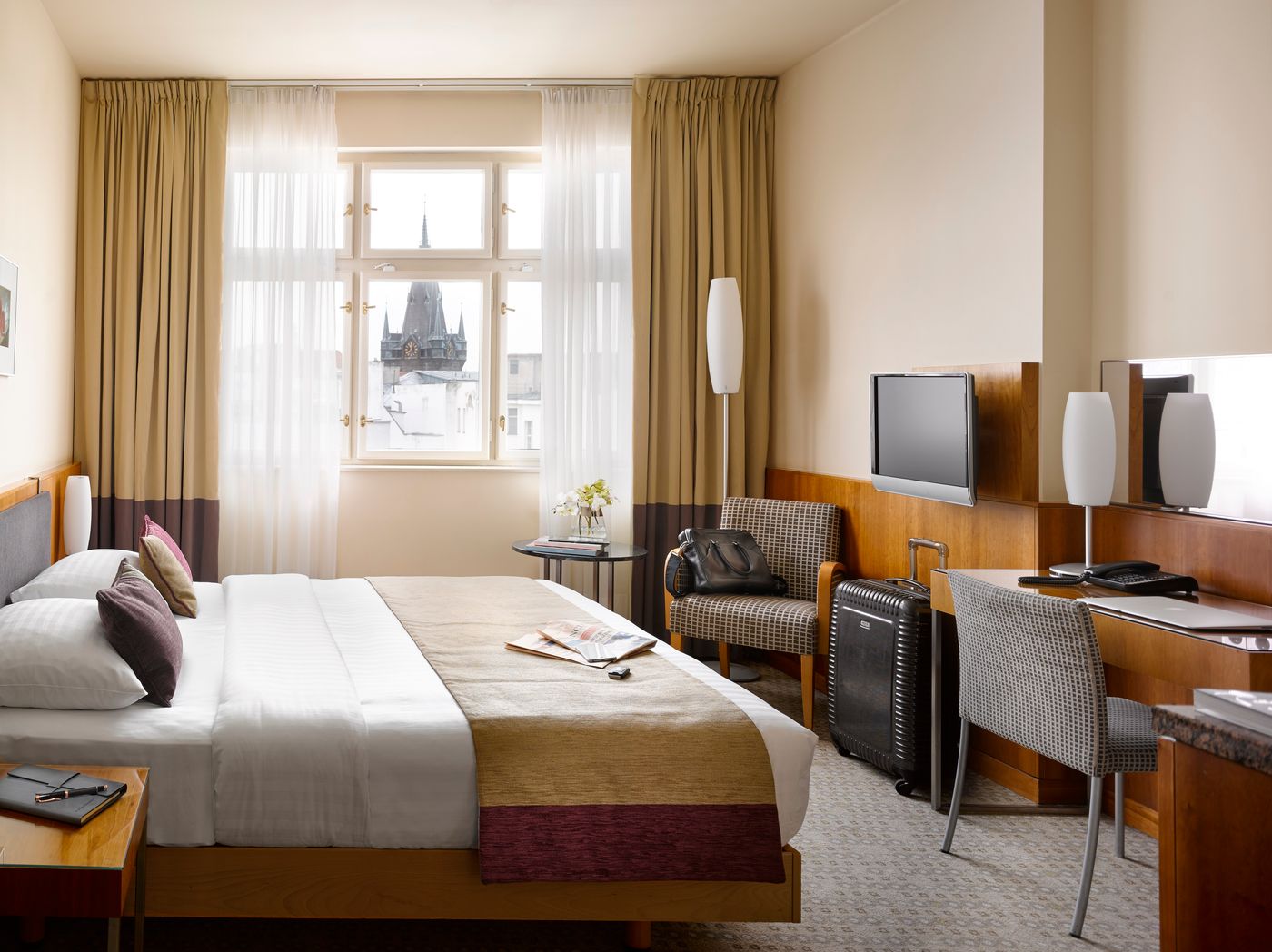 K-K-Hotel-Central-Room-15