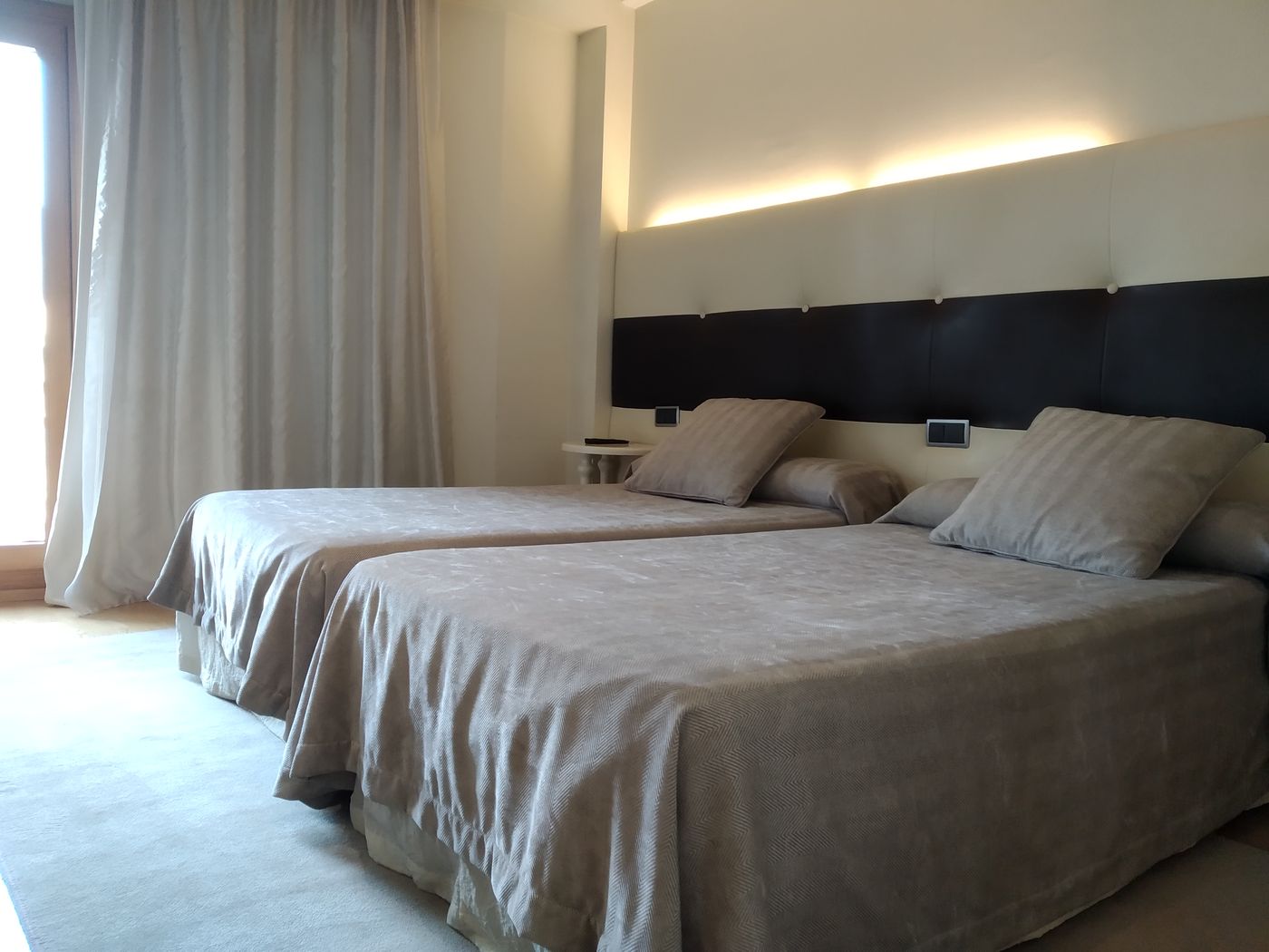 Hotel Campoamor-Spain-OVIEDO-Room-7