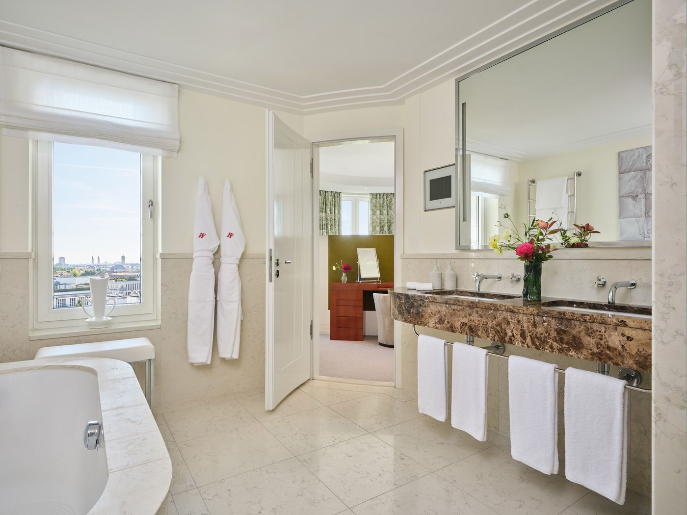 The-Charles-Hotel-Room-42