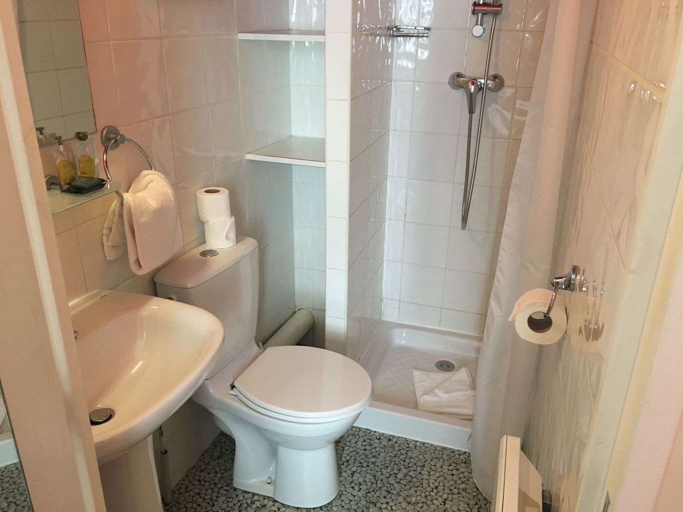 Comfort-Hotel-Paris-La-Fayette-Room-18