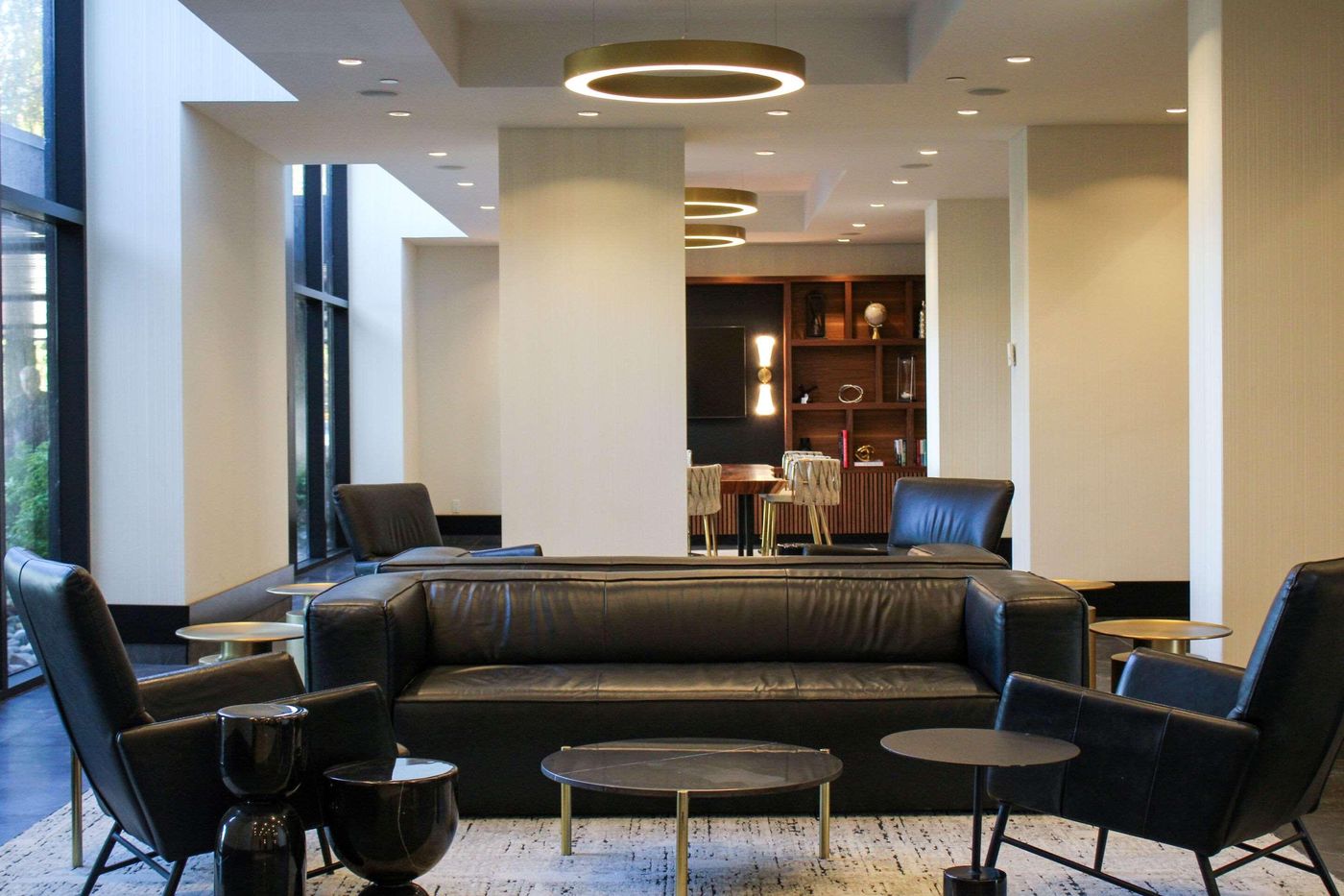 Radisson-Blu-Vancouver-Airport-Lobby-7