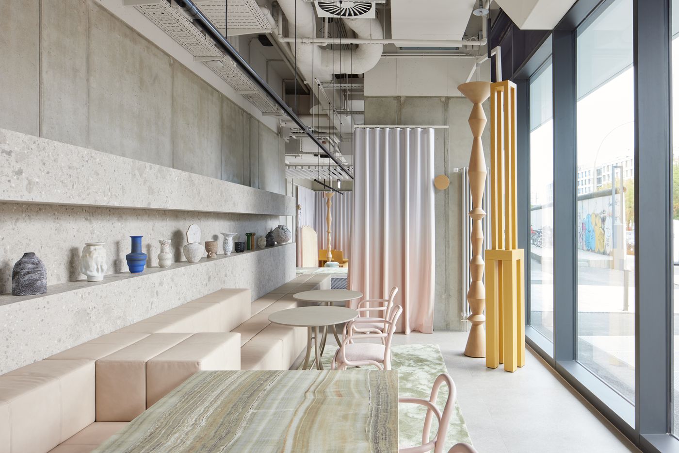 Locke-at-East-Side-Gallery--Friedrichshain-General-view-8