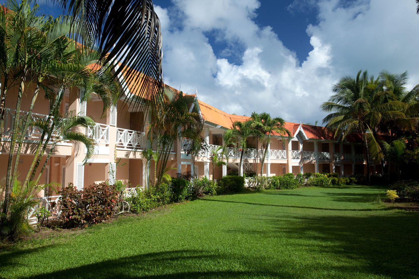 Coco-Reef-Resort-and-Spa-General-view-4