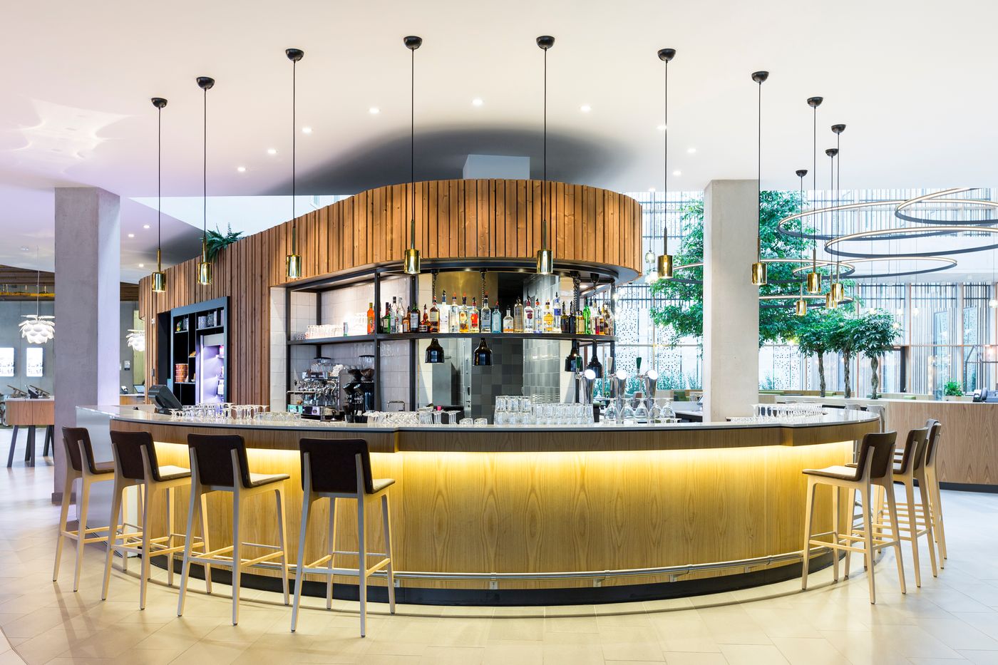 Novotel-Amsterdam-Schiphol-Airport-Bar-11