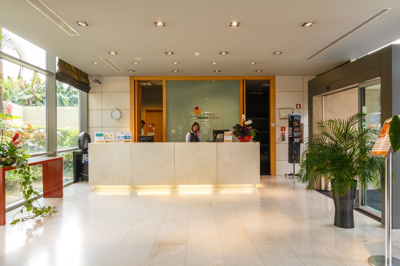 Golden-Residence-Hotel-Madeira-Lobby-37
