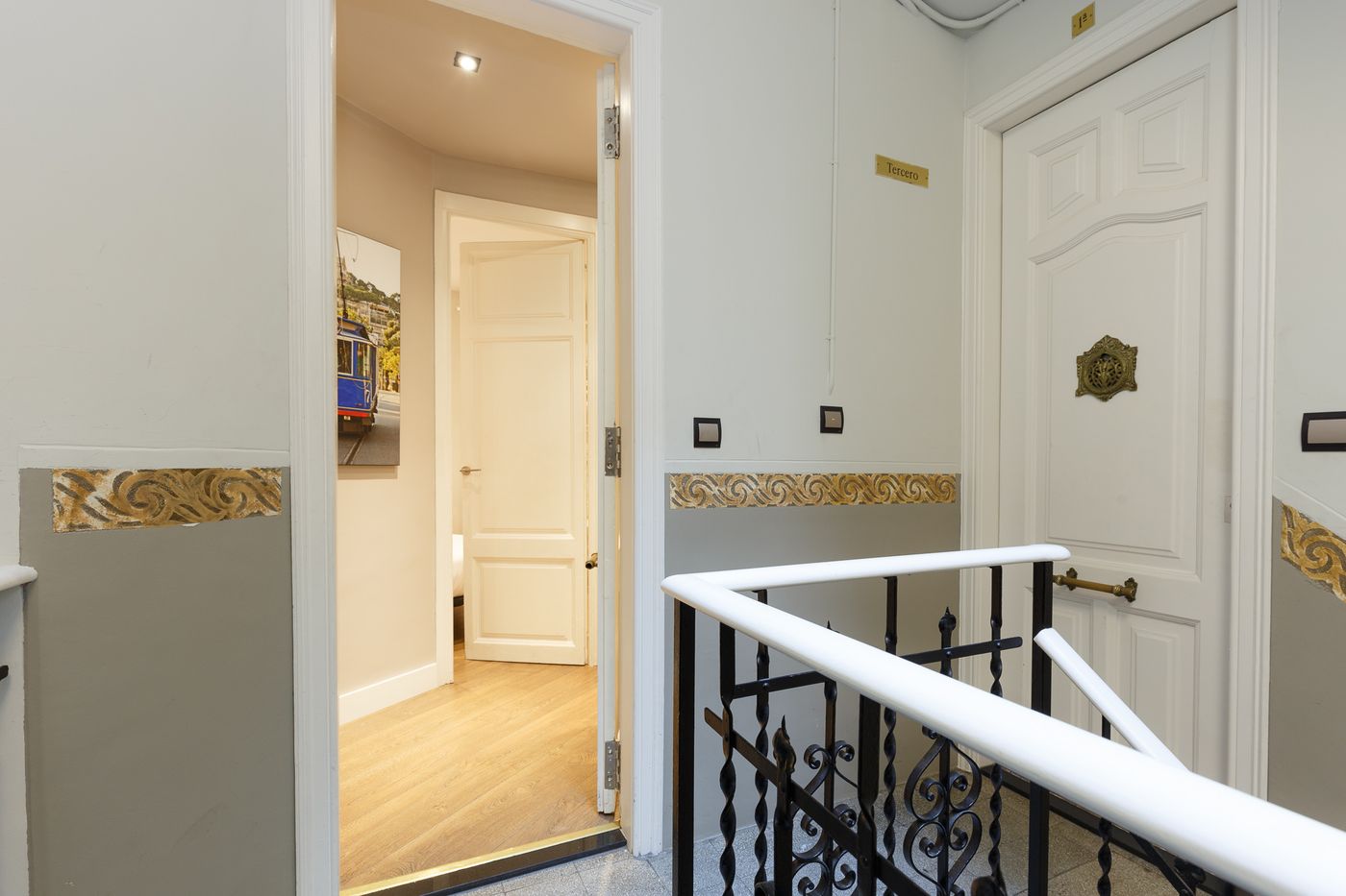 AinB Eixample-Miro Apartments-Spain-BARCELONA-Lobby-2