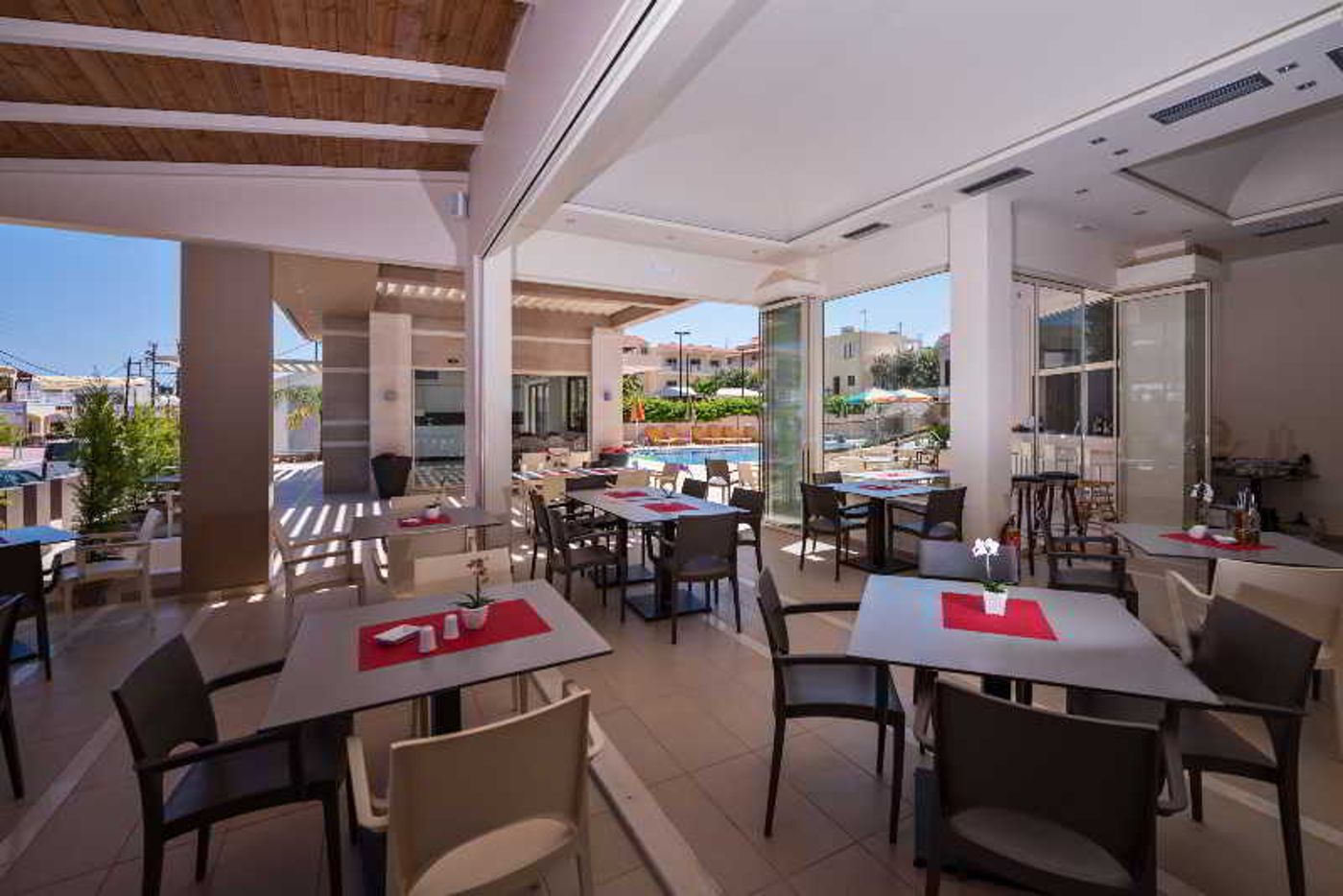 Oscar Village And Suites