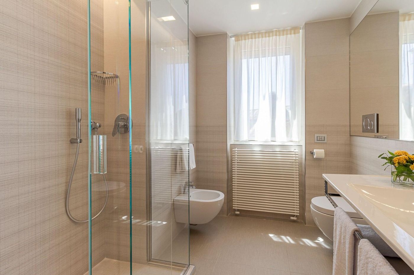 Harry-s-Bar-Trevi-Hotel---Restaurant-Room-43