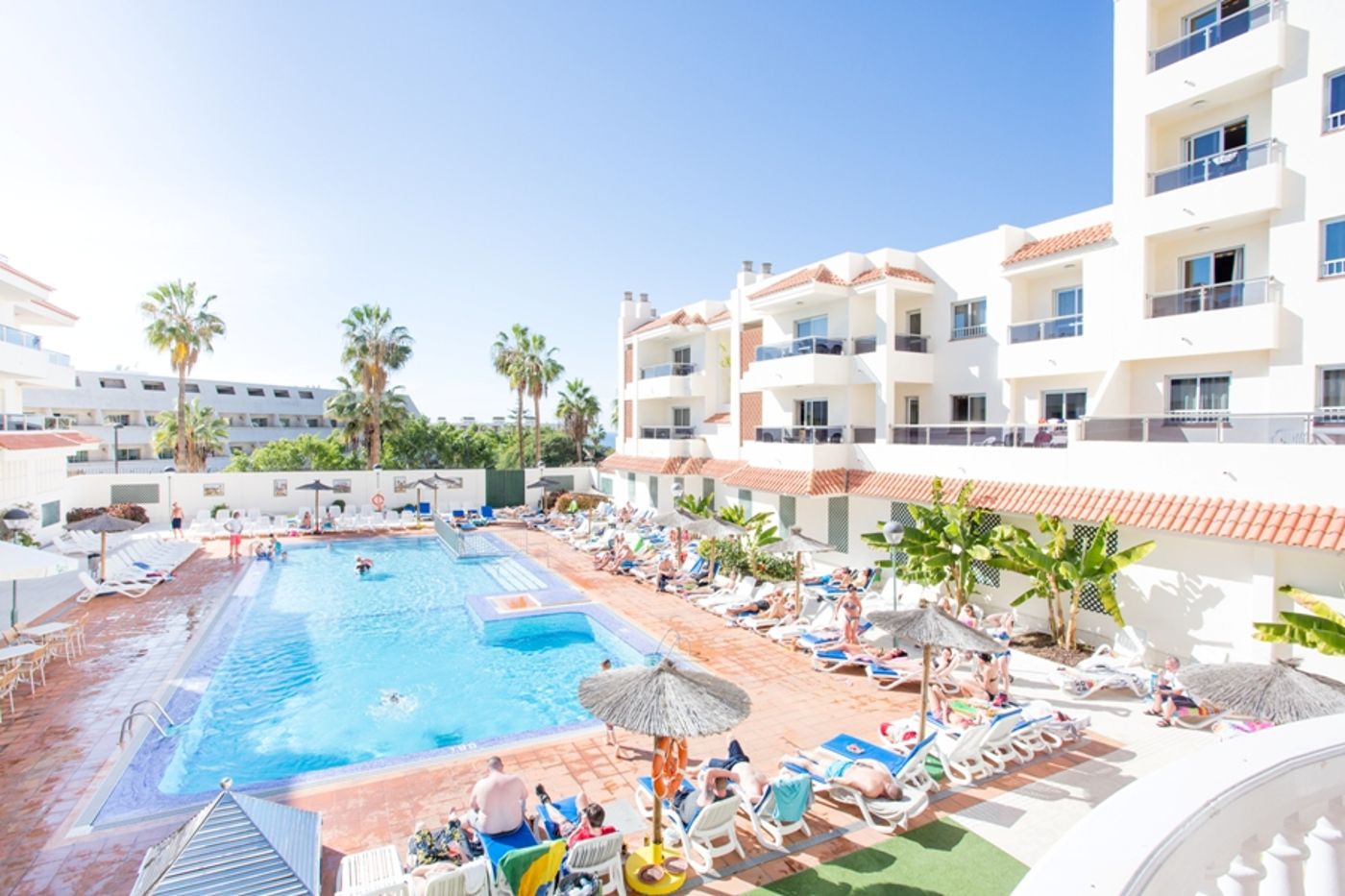 Oro Blanco Apartments