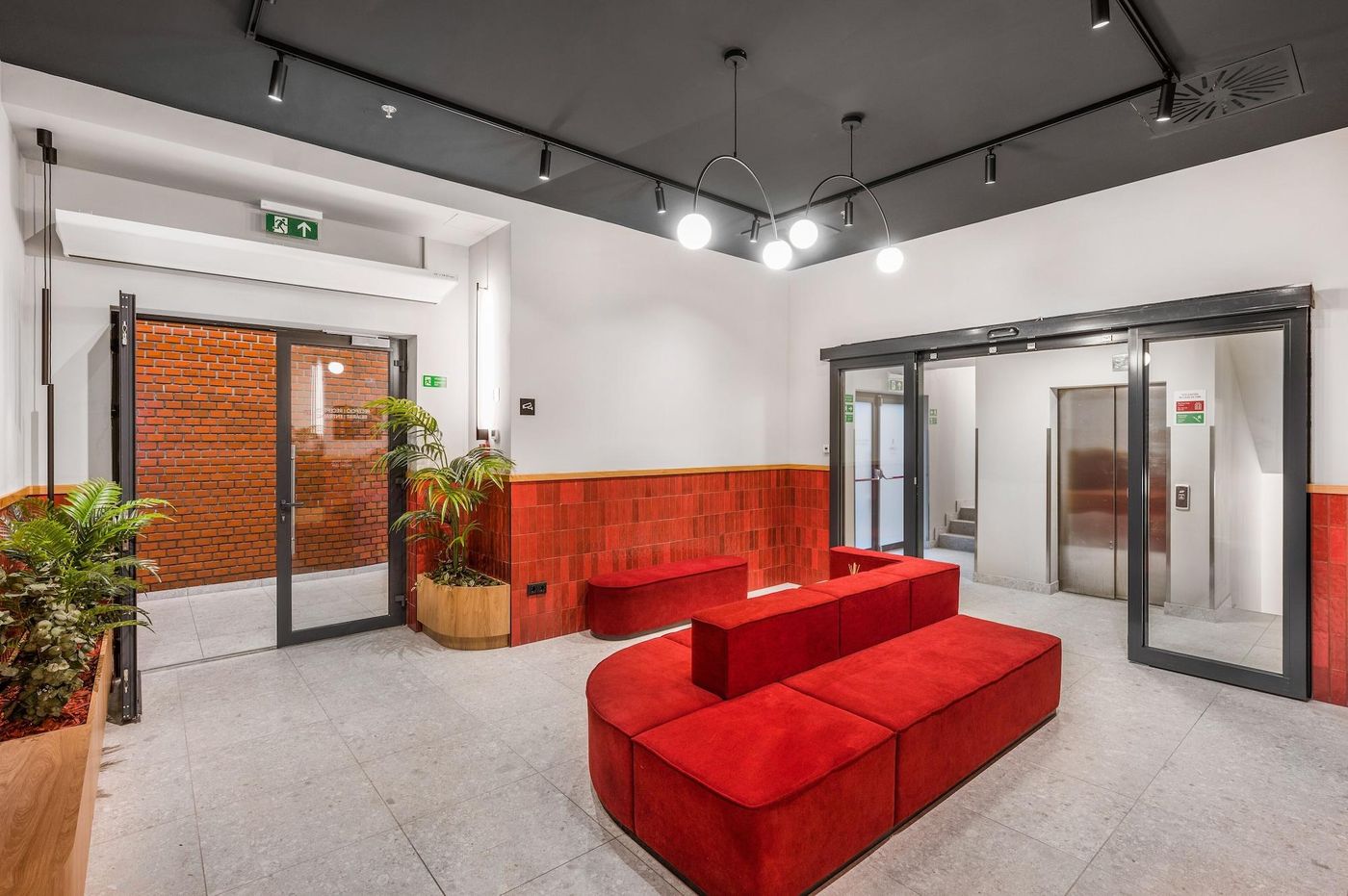 Florin-Apart-Hotel-Lobby-4