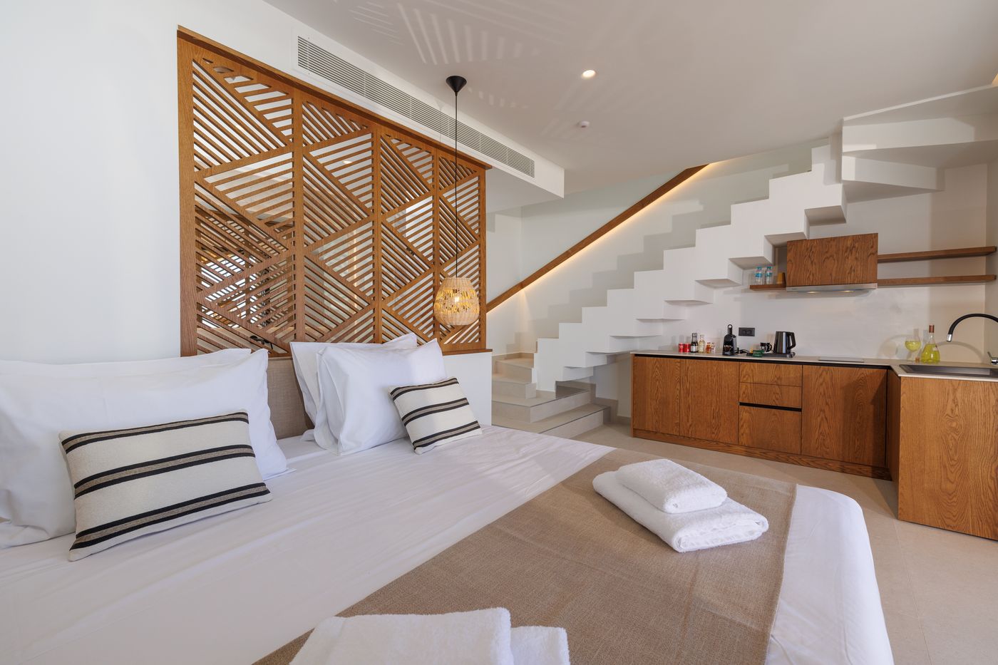 Deos Luxury Suites - Adults Only