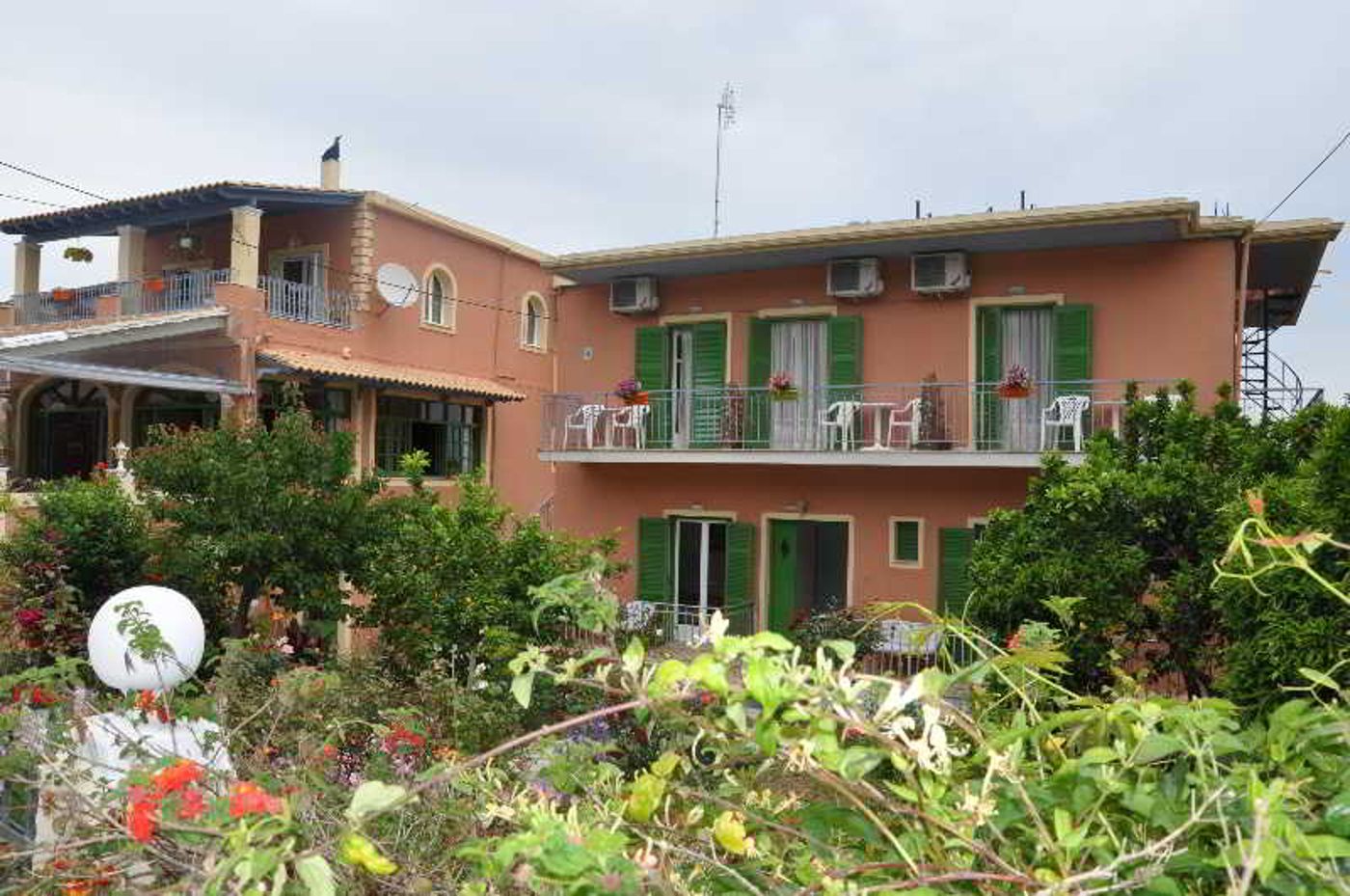 Barbayiannis-Studios-General-view-2