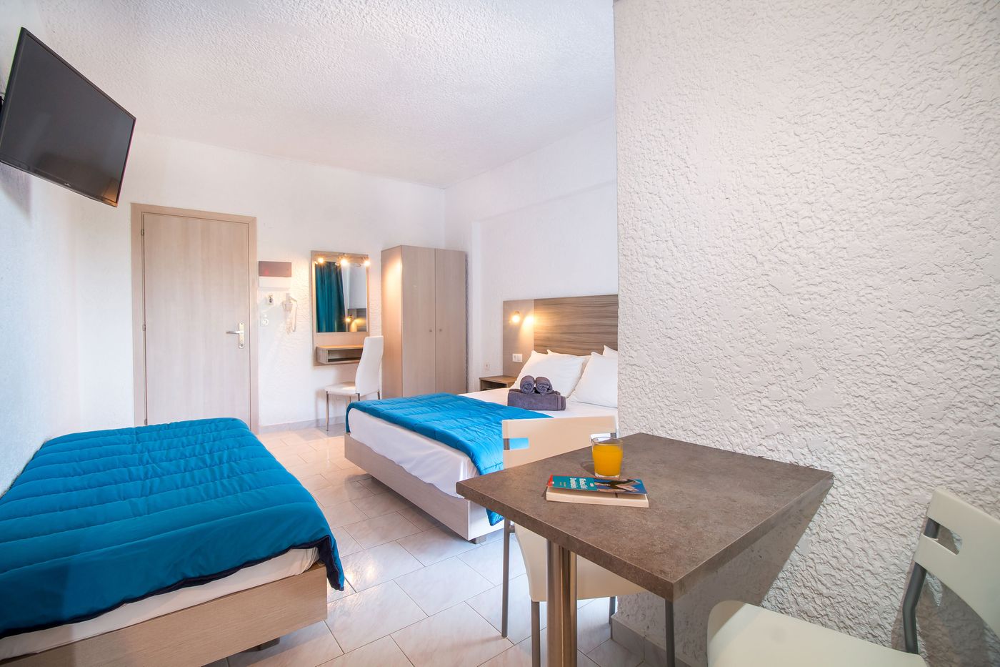 Anika-Studios-Room-5