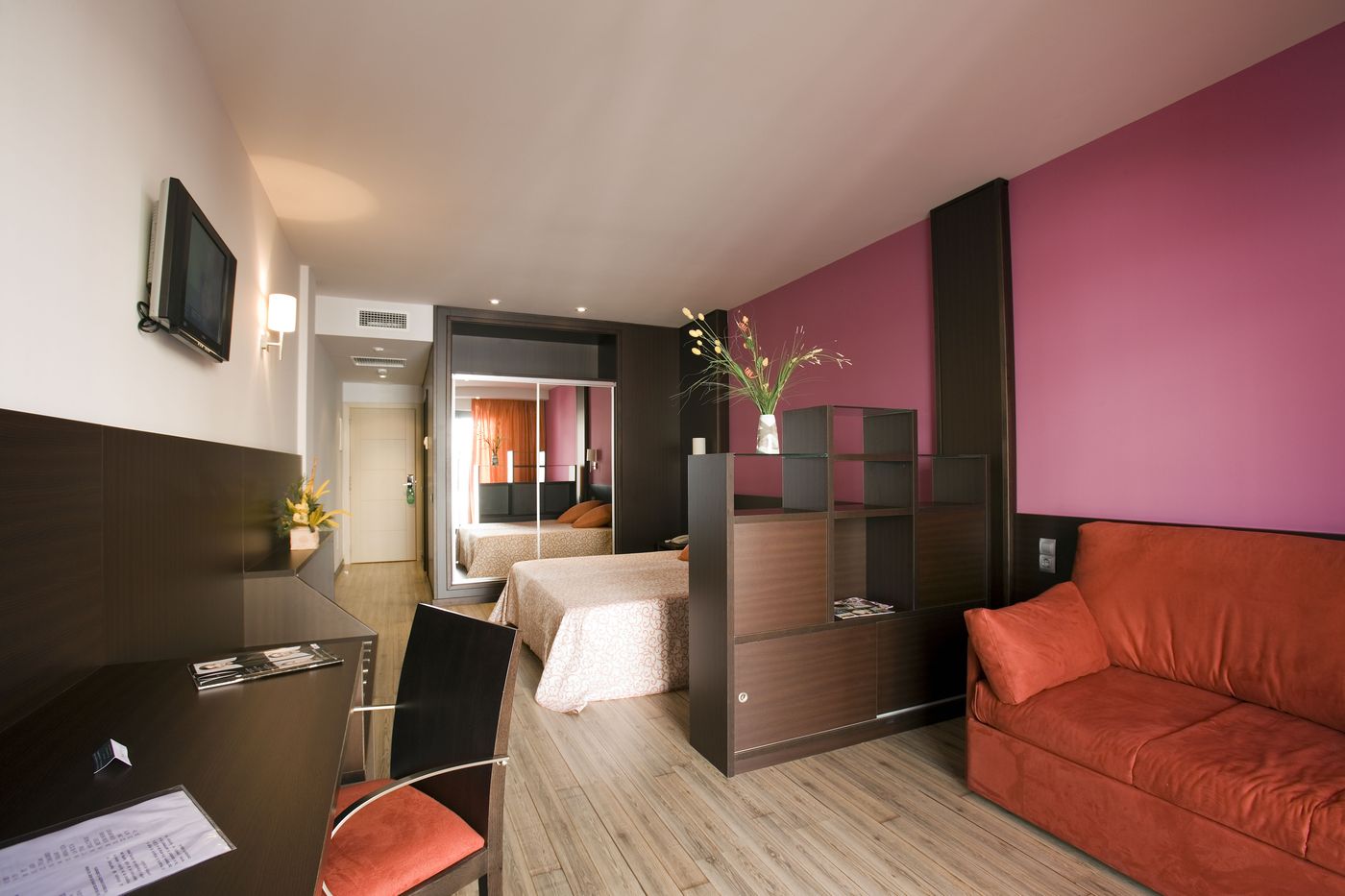 Loar-Ferreries-Apartments-Room-17