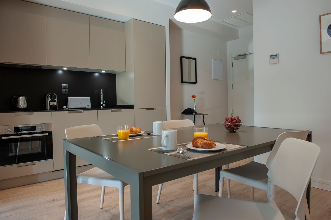 MH-Apartments-Central-Madrid-Room-8