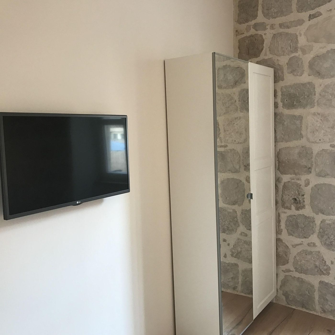 Rilati-Old-Town-Palace-Room-39