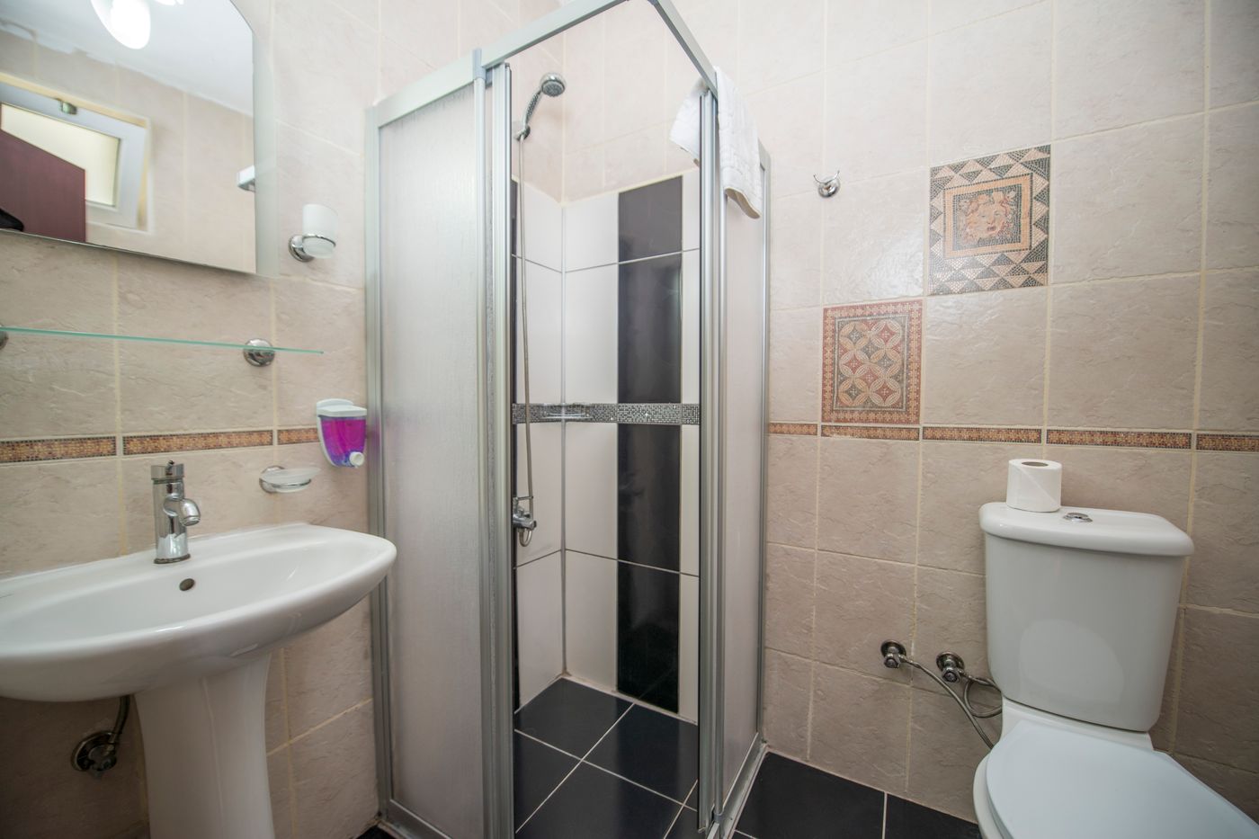 Side-Sunberk-Room-26