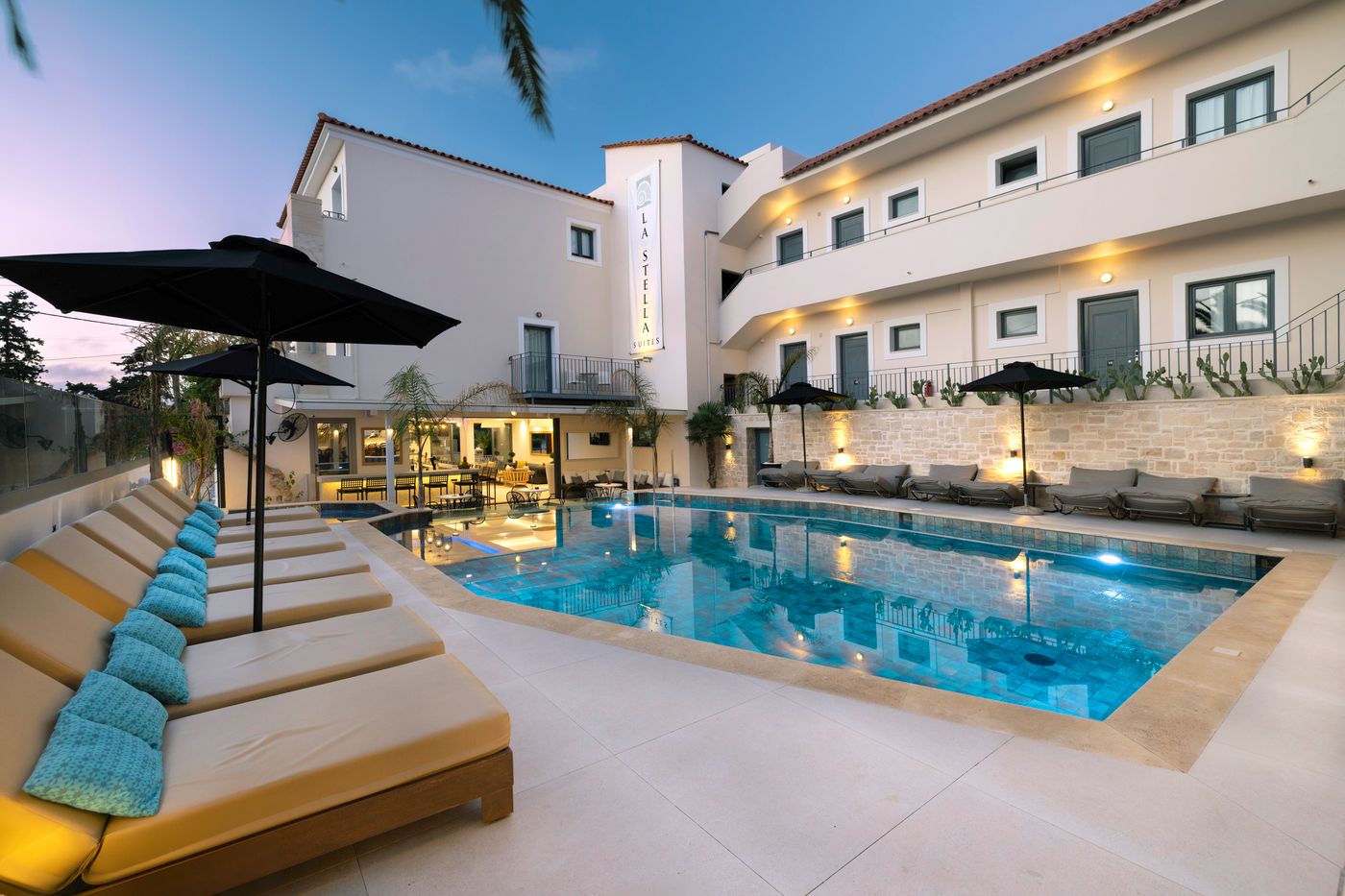 La-Stella-Apartments-and-Suites-Pool-3
