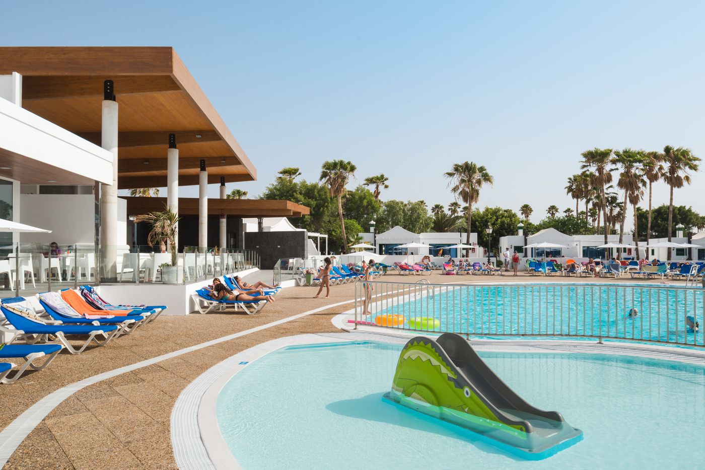 Hyde-Park-Lane-Bungalows-Pool-1