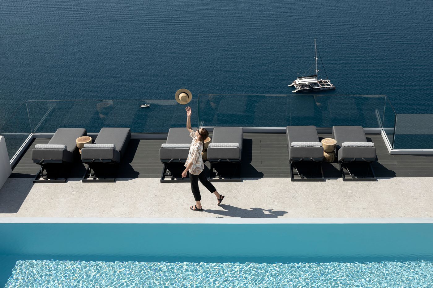 Hom-Santorini-Pool-8
