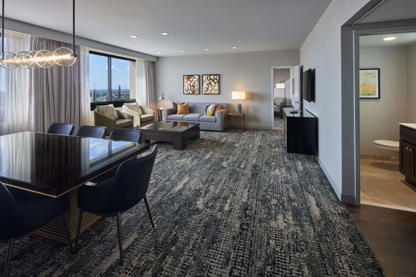 Hotel-Fera-Anaheim--a-DoubleTree-by-Hilto-Room-11