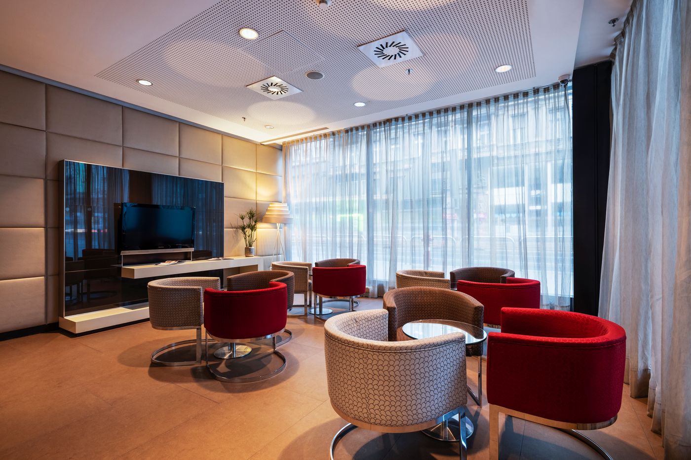 Exe-Budapest-Center-Lobby-5