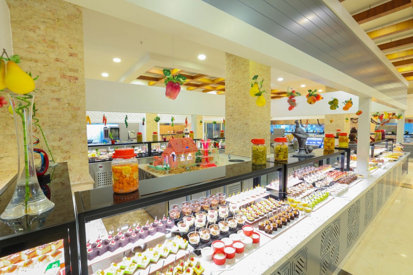 Crystal-Deluxe-Resort---Spa-Restaurant-31