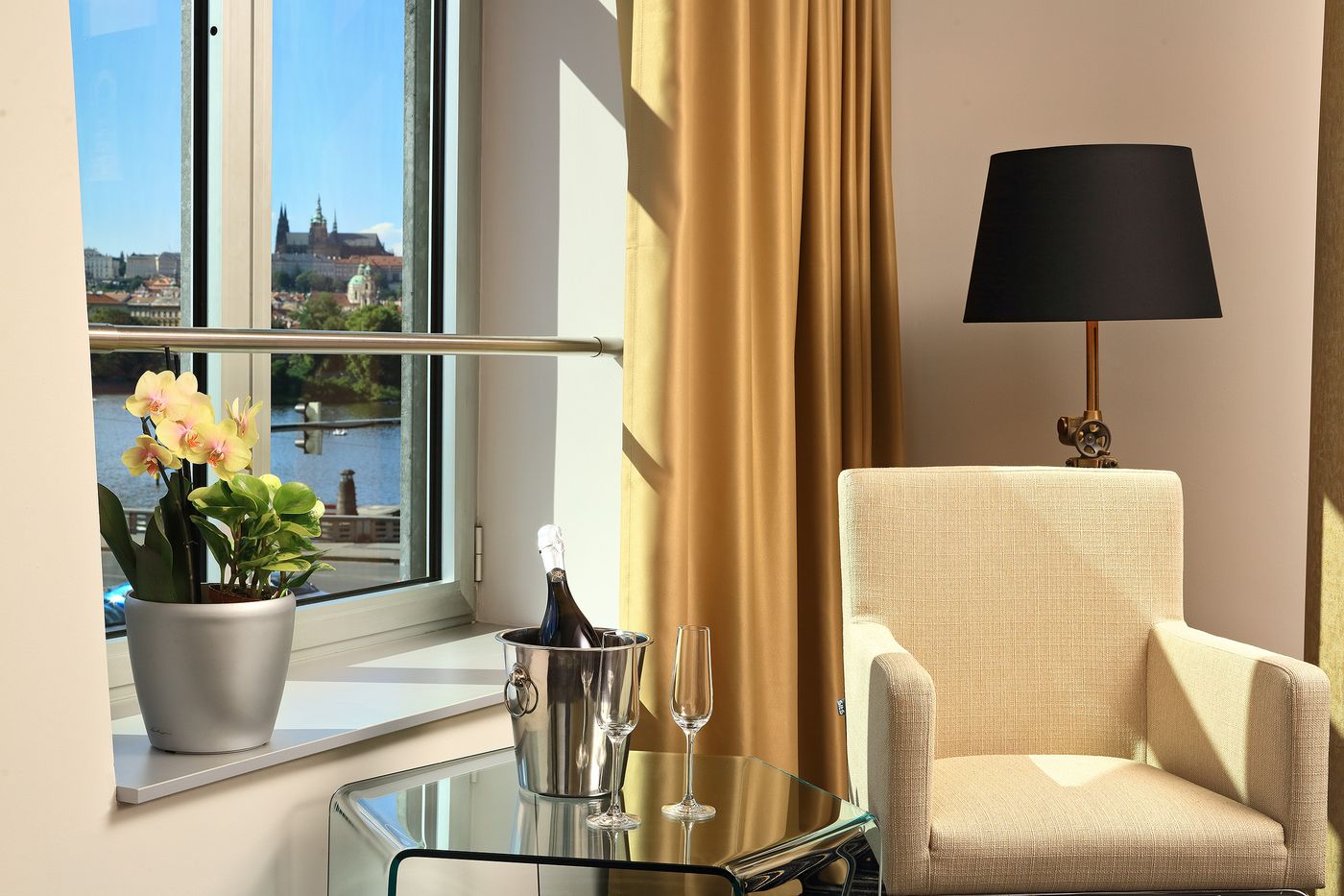 Dancing House Hotel-Czech Republic-PRAGUE-General view-1