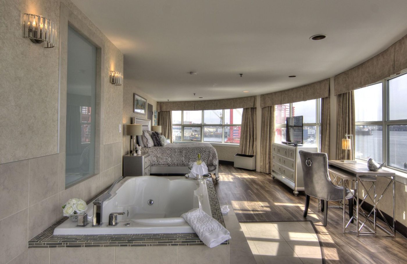 The-Lonsdale-Quay-Room-26