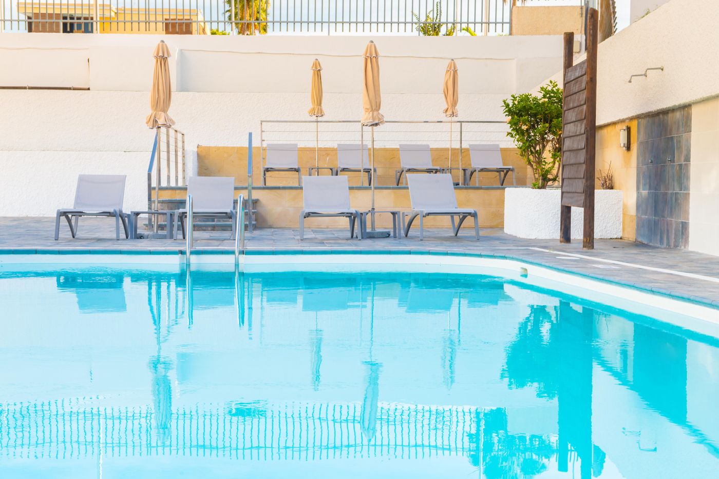 Apartamentos-Dolores-Pool-7