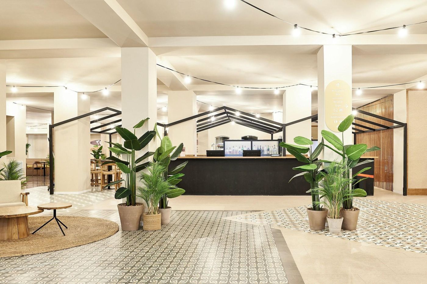 tent-Torremolinos-Lobby-38