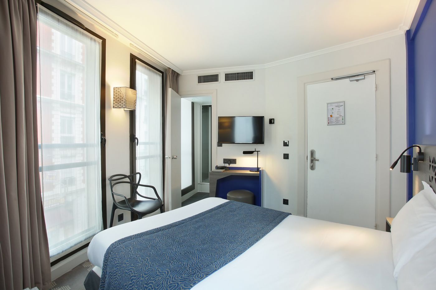 Hotel-Eiffel-Capitol-Room-27