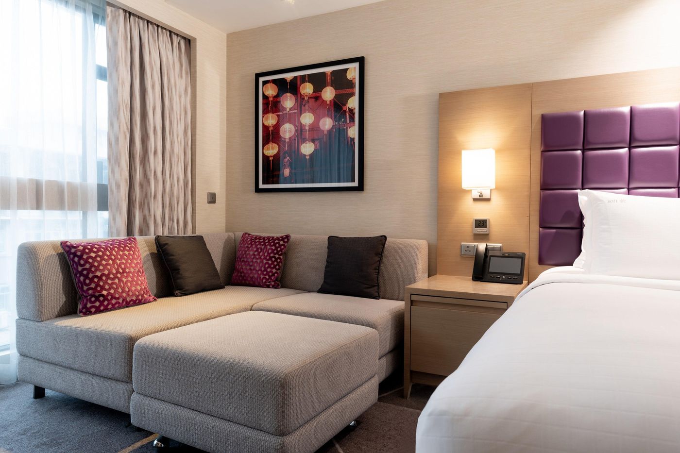 Holiday-Inn-Golden-Mile-Hong-Kong-Room-27