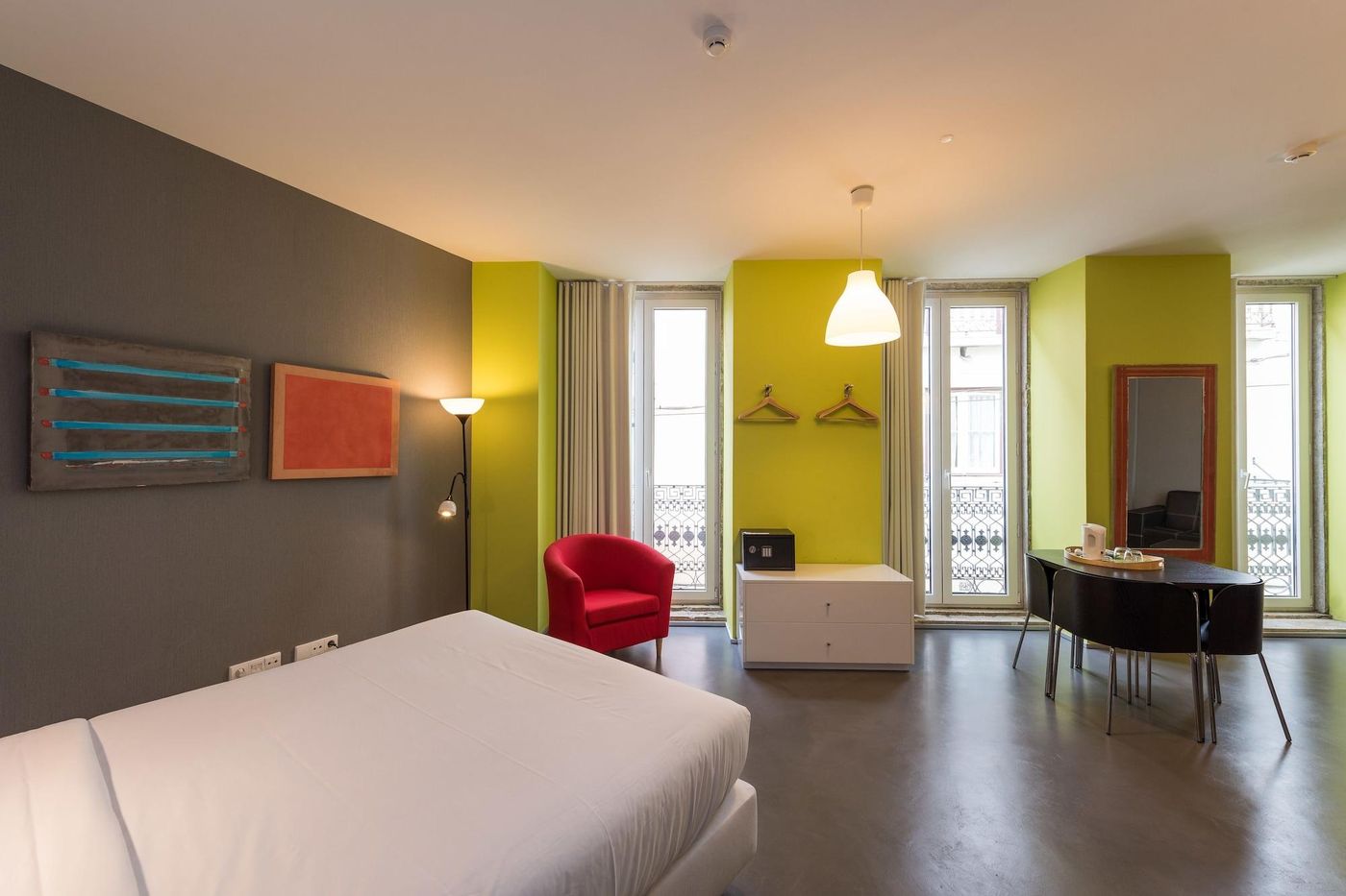 Alfama---Lisbon-Lounge-Suites-Room-6