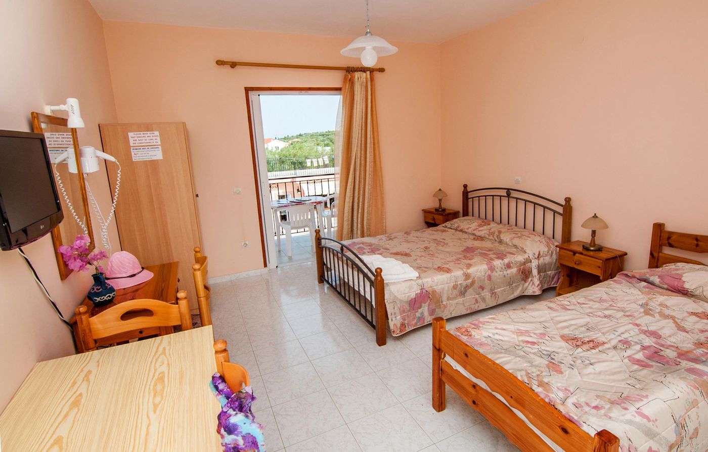 Paradise-Studios-Room-32