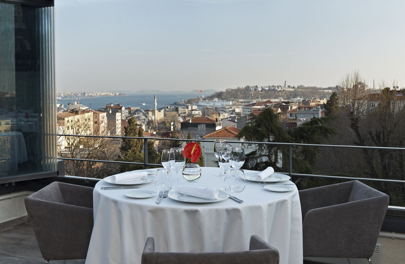 Tomtom-Suites-Restaurant-2