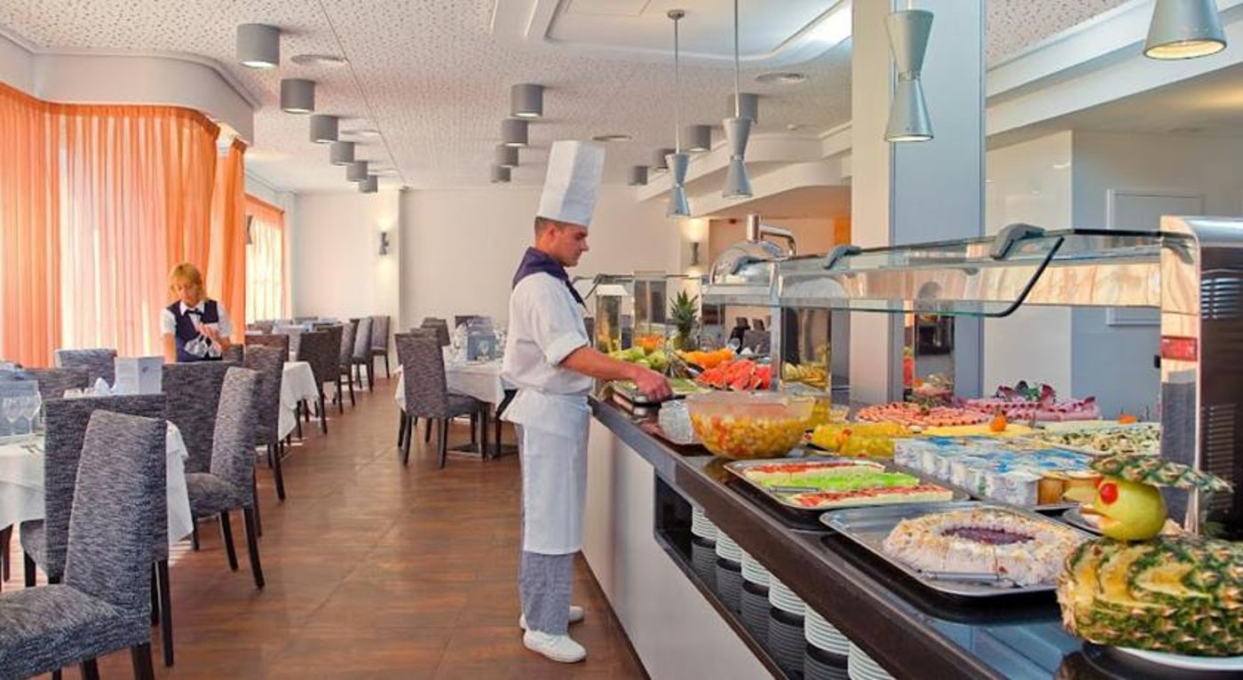 RH Royal - Adults Only