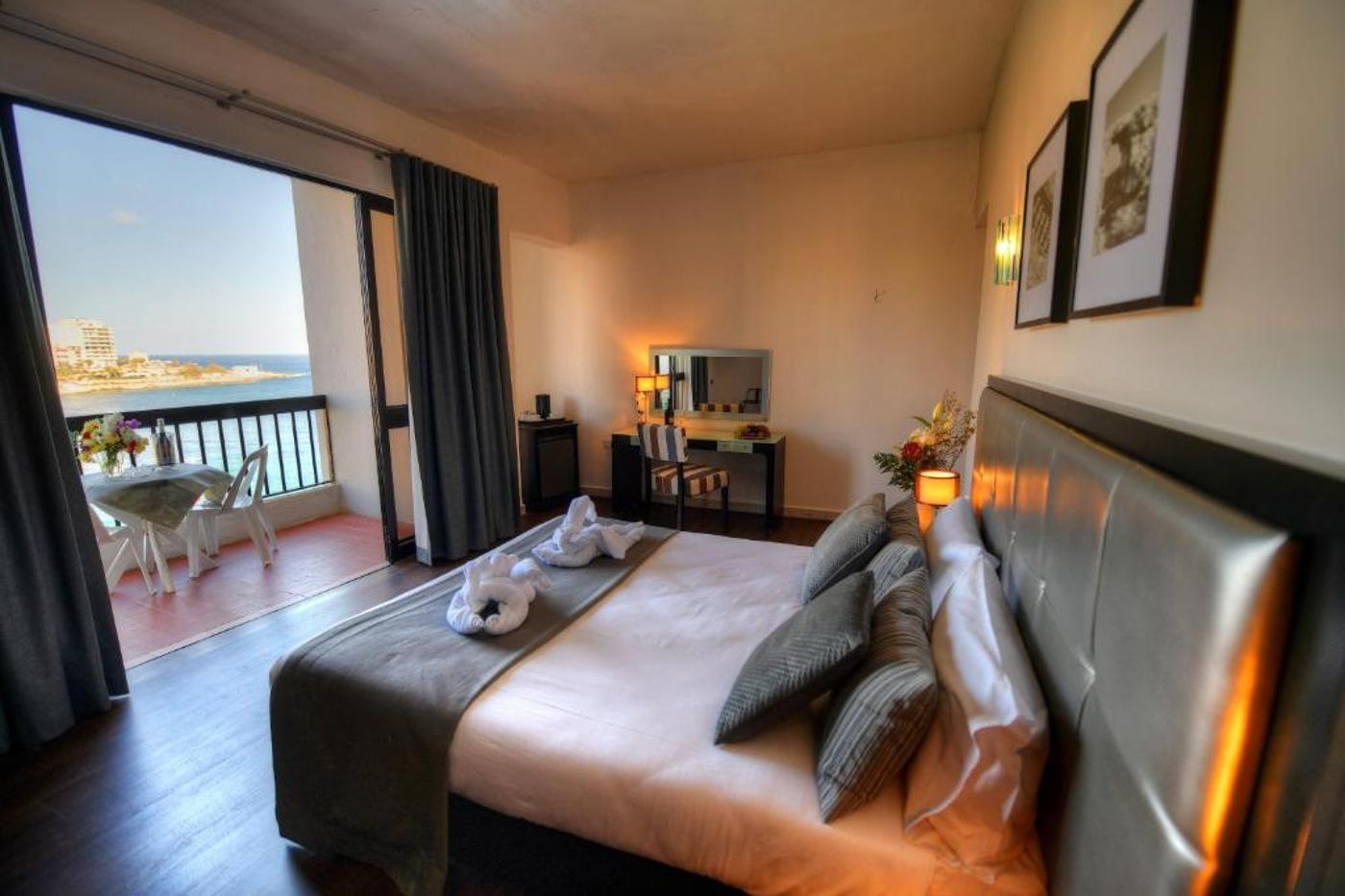 St-Julians-Bay-Hotel-Room-24
