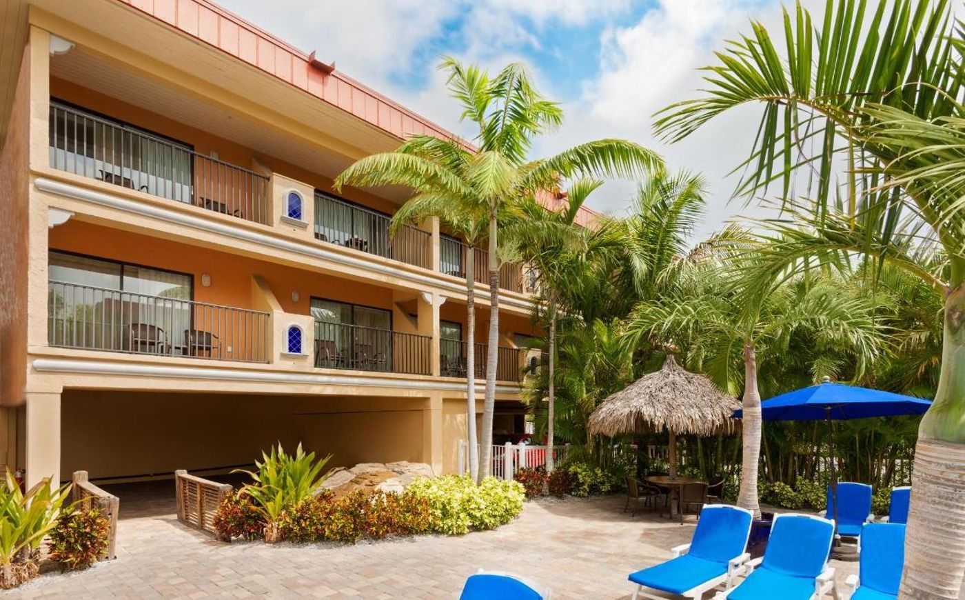 Coconut Cove All-Suites Hotel