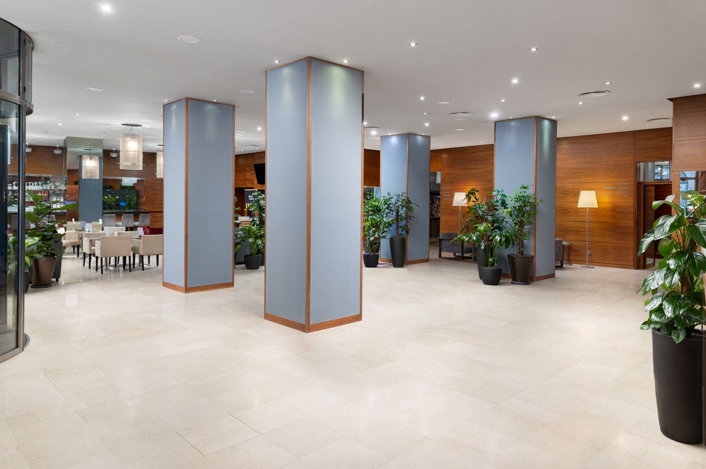 K-K-Hotel-Fenix-Lobby-6